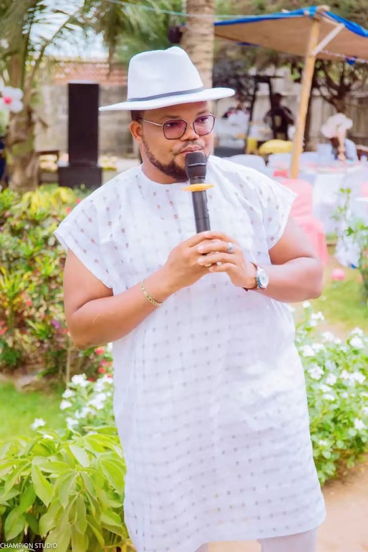 RONALD AHOULOUME - Nominé pour Meilleur Animateur Live